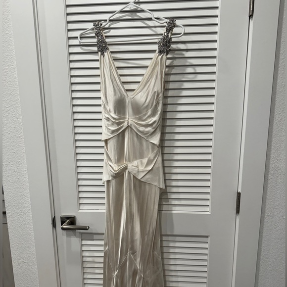 Vera Wang Old Hollywood Glam satin wedding dress - Picture 3 of 16